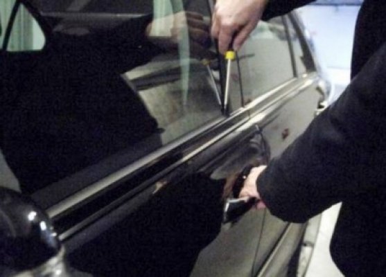 Minor, cercetat pentru comiterea mai multor furturi
